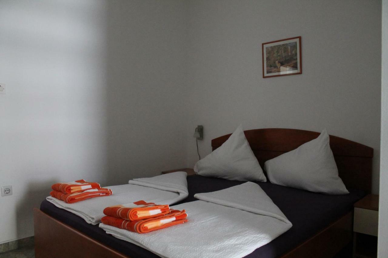 Apartmani Atila Damir Omis Exterior photo
