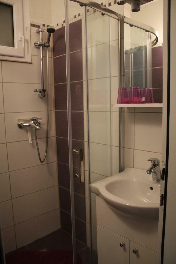 Apartmani Atila Damir Omis Exterior photo