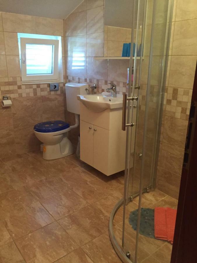 Apartmani Atila Damir Omis Exterior photo