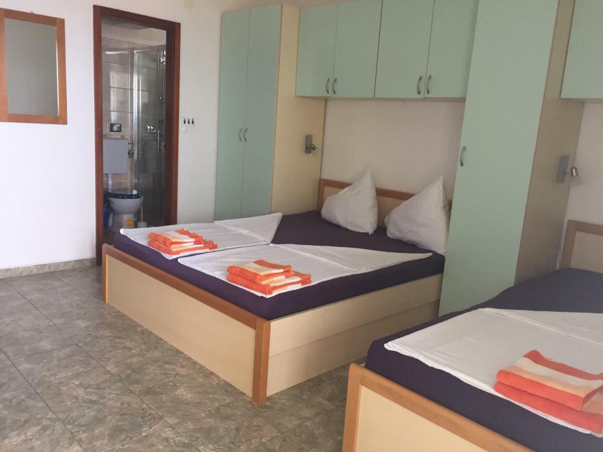 Apartmani Atila Damir Omis Exterior photo