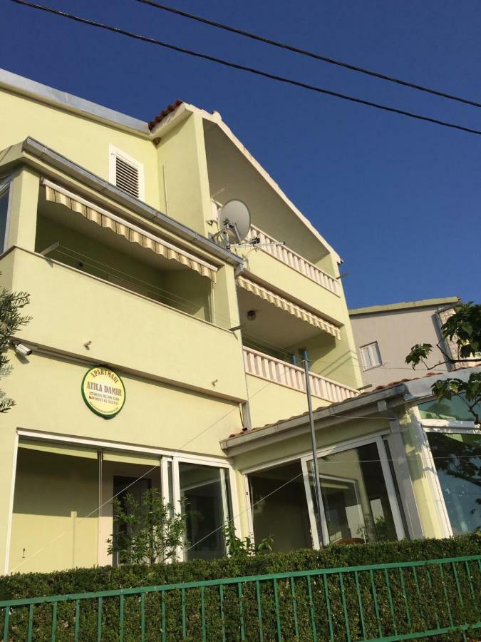 Apartmani Atila Damir Omis Exterior photo
