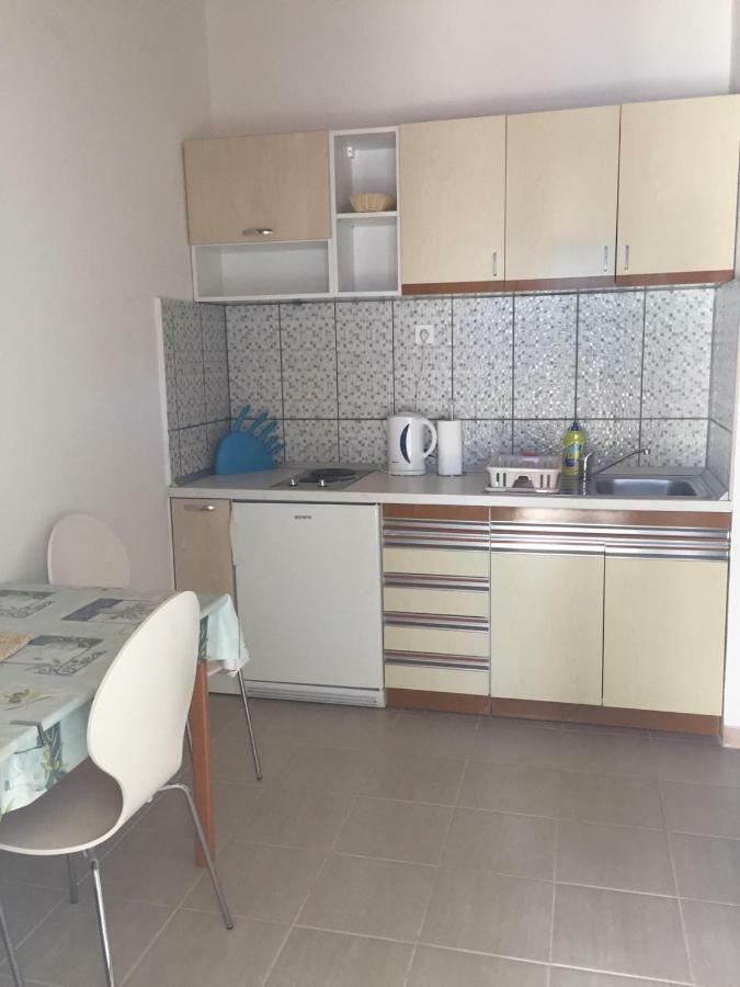 Apartmani Atila Damir Omis Exterior photo