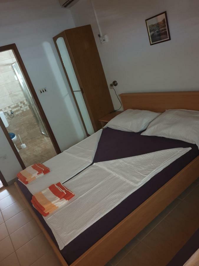 Apartmani Atila Damir Omis Exterior photo